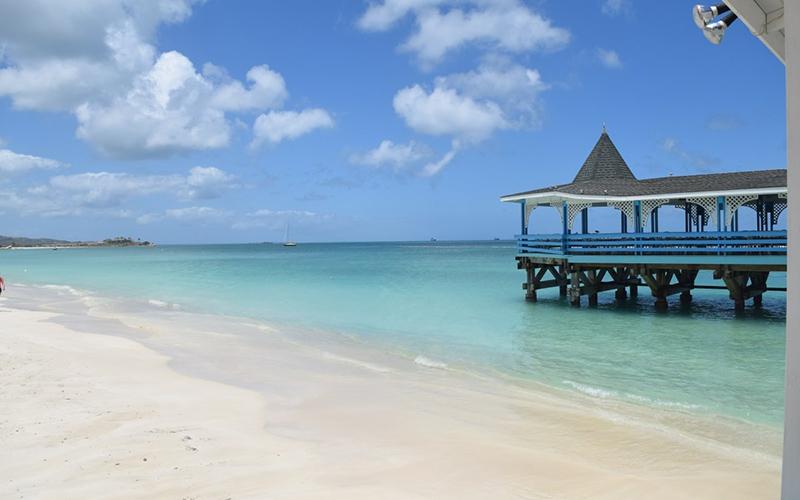 美國移民能否帶煙？解析入境美國時攜帶香煙的相關(guān)規(guī)定