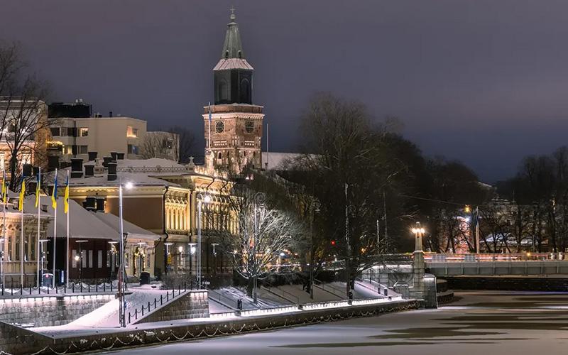 給移民中介付款多久？付款流程與注意事項